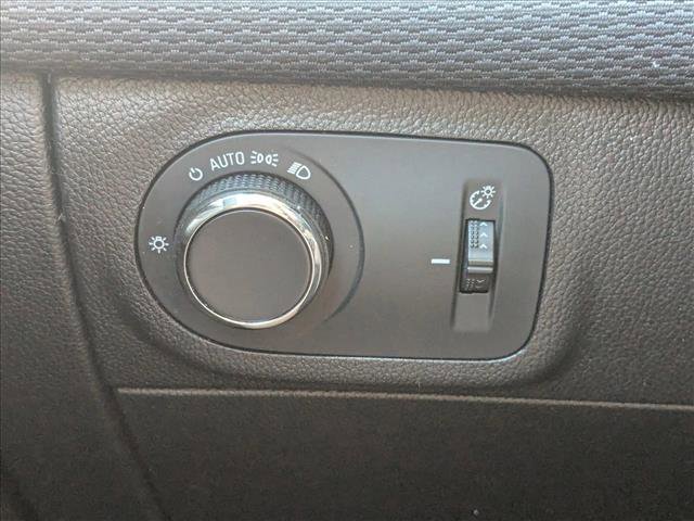 Used 2019 Chevrolet Cruze LS image 9