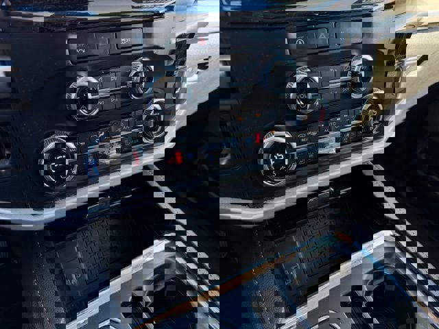 Used 2024 Ford Expedition Max XLT image 21