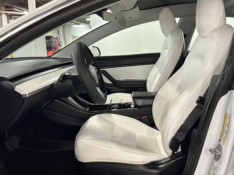 Used 2020 Tesla Model 3 Standard Range Plus image 18