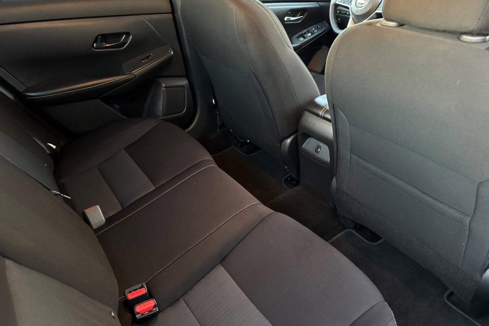 Used 2024 Nissan Sentra SV image 14