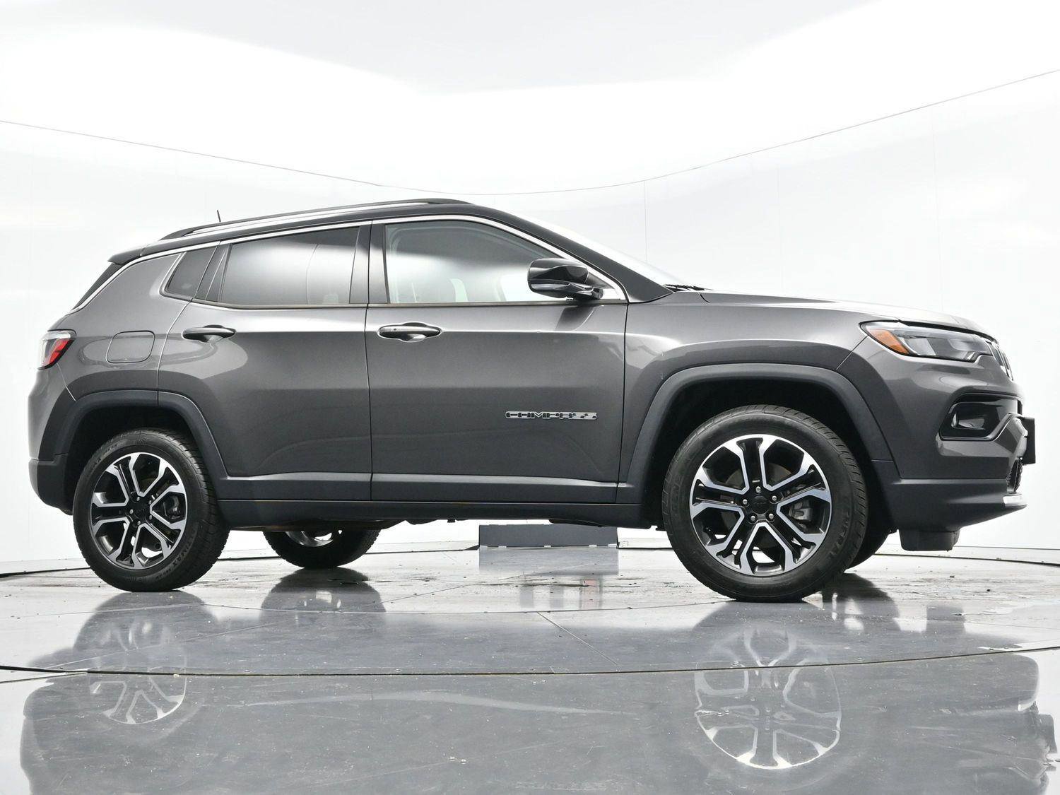 Used 2022 Jeep Compass Limited image 43