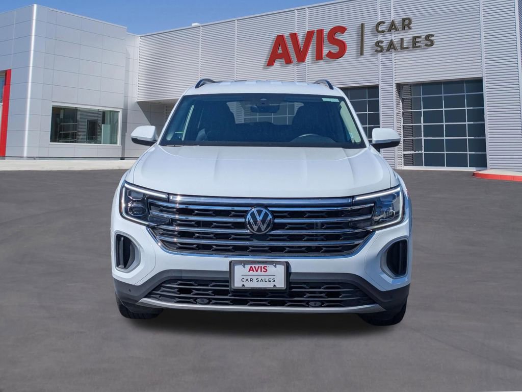 Used 2025 Volkswagen Atlas SE image 2