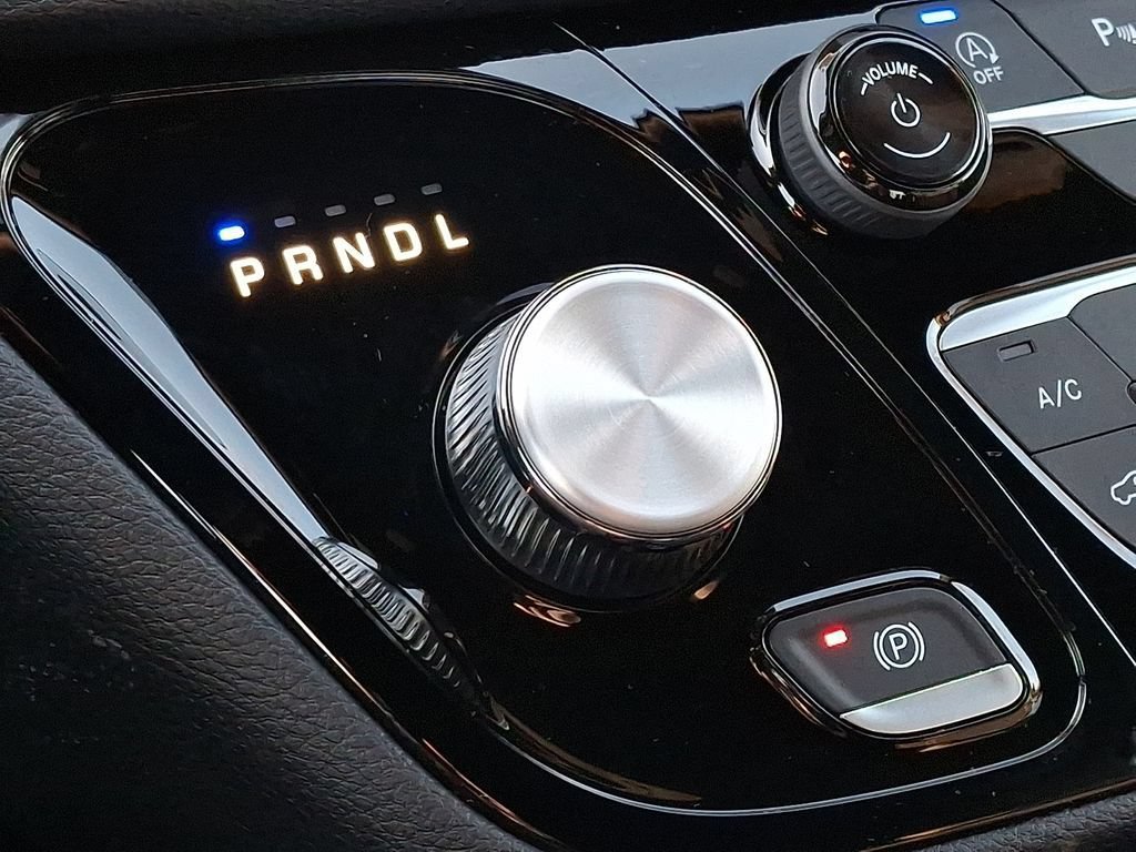 New 2026 Chrysler Pacifica Select AWD/4WD image 10