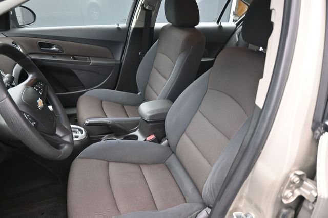 Used 2016 Chevrolet Cruze LT w/ Sun And Sound Package FWD image 19