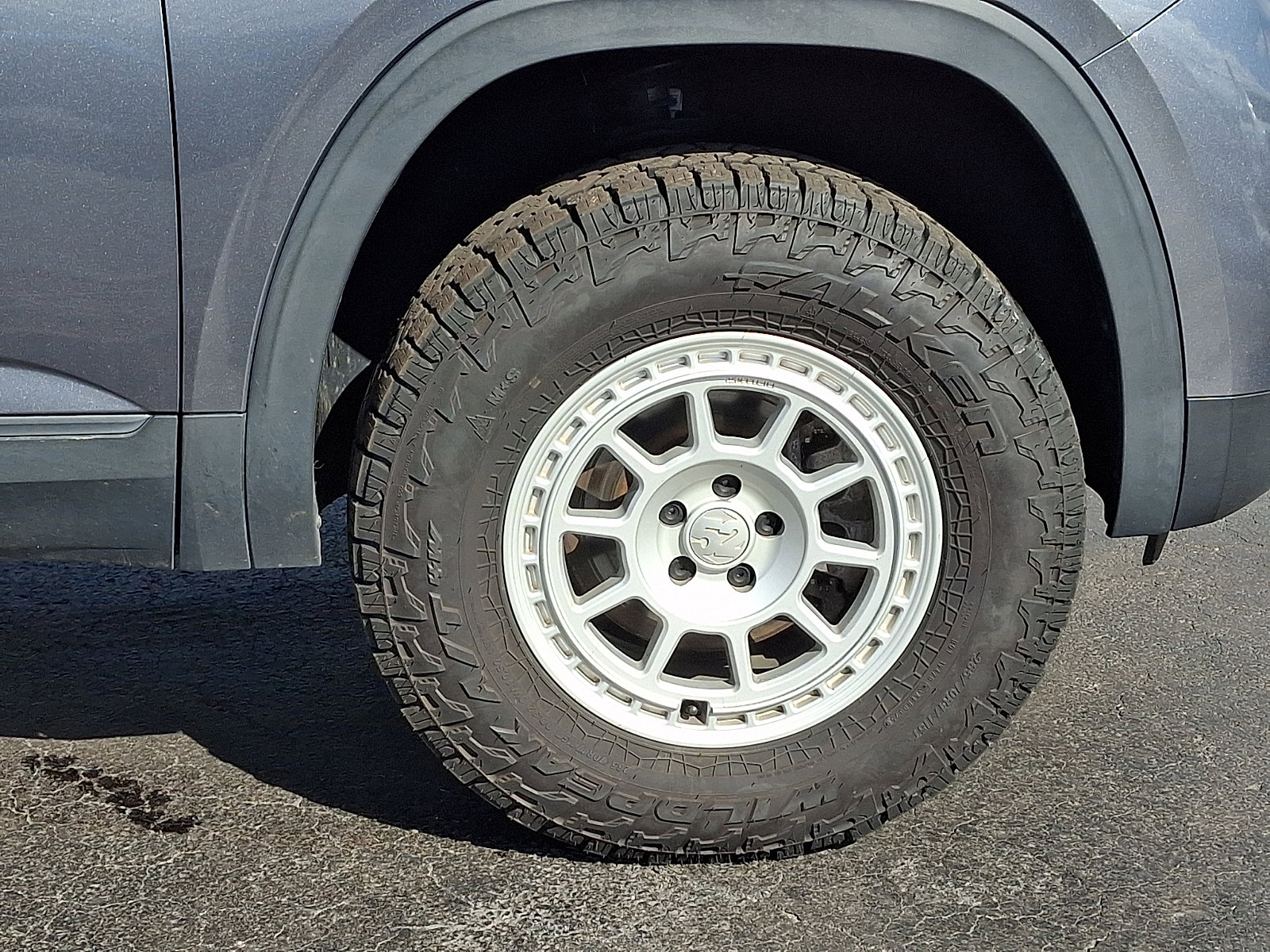 Used 2021 Volkswagen Atlas Cross Sport SE image 8