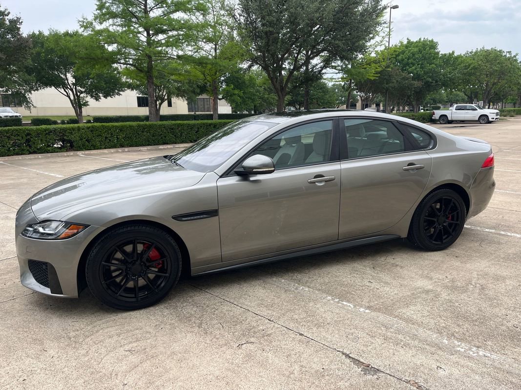 Used 2017 Jaguar XF S RWD image 5