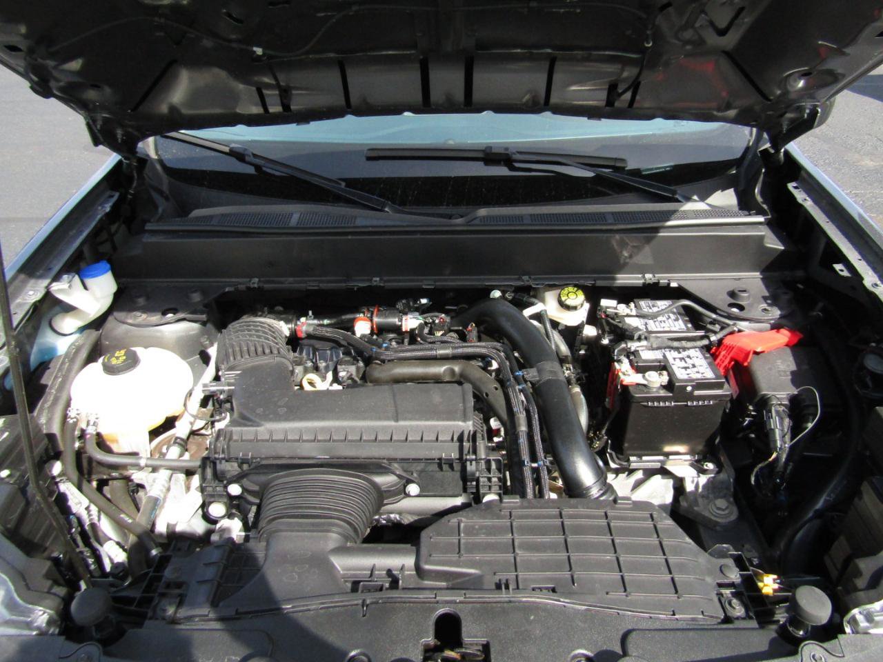 Used 2025 Ford Maverick XL w/ Equipment Group 102A AWD/4WD image 25