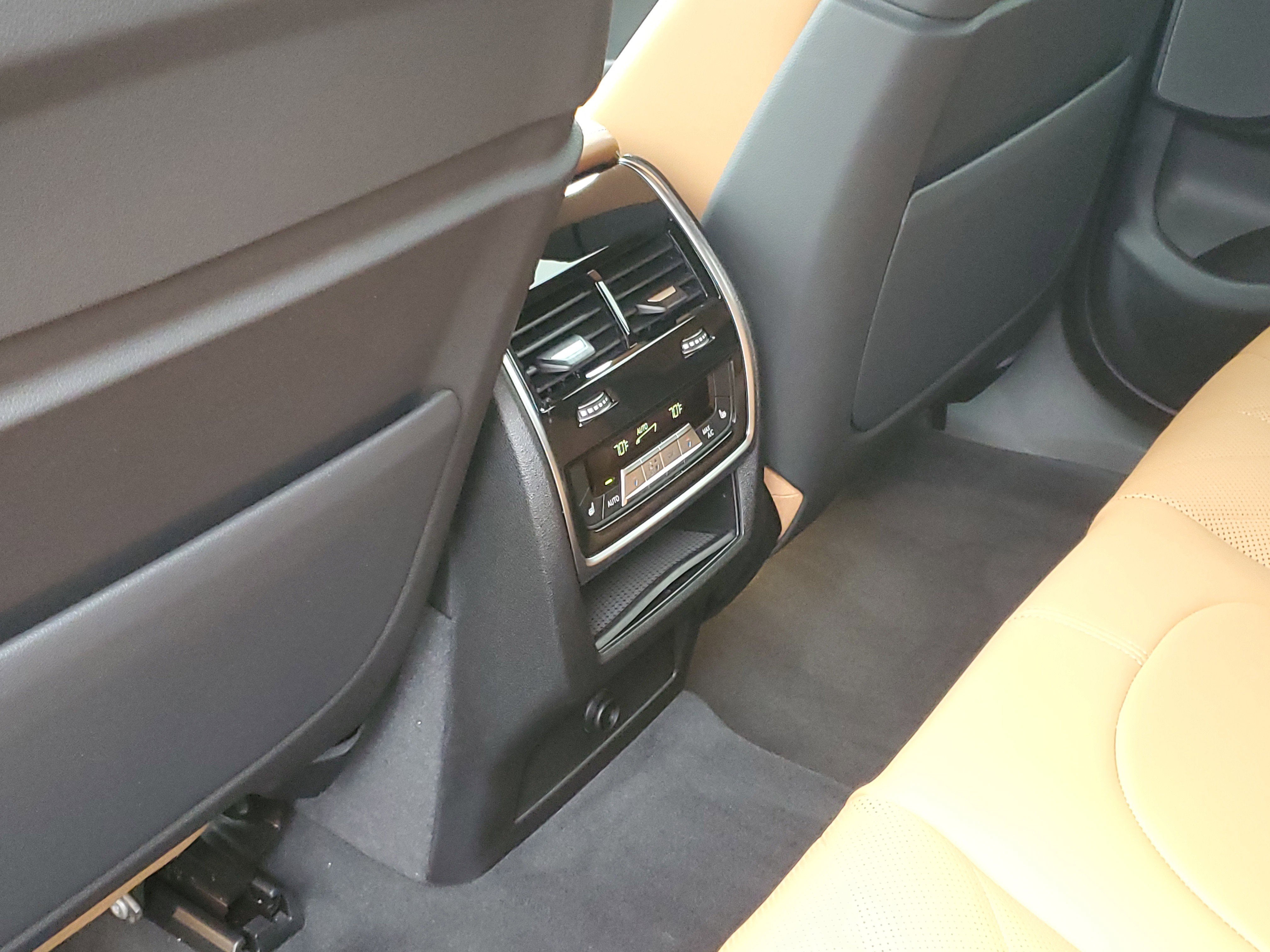 Certified 2025 BMW X6 M60i w/ Climate Comfort Package image 23