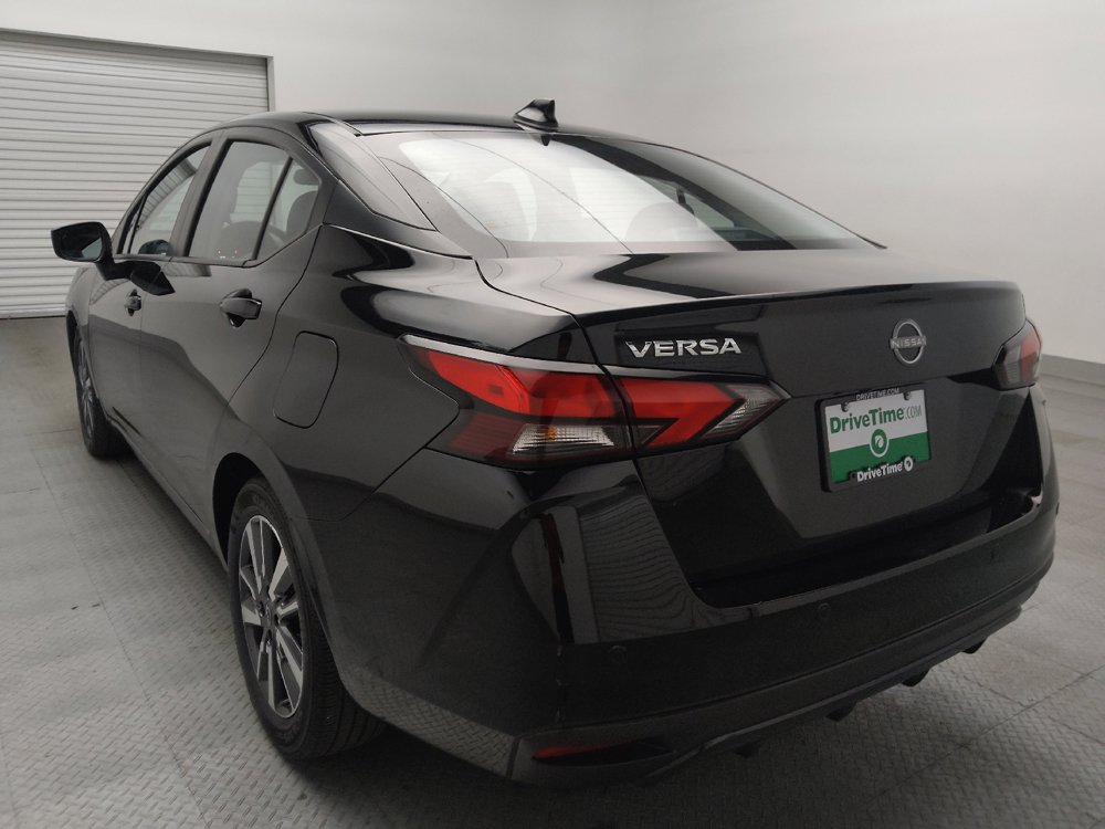 Used 2025 Nissan Versa SV FWD image 5