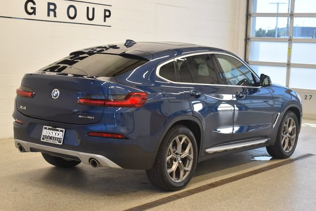 Used 2021 BMW X4 xDrive30i w/ Premium Package AWD/4WD image 4