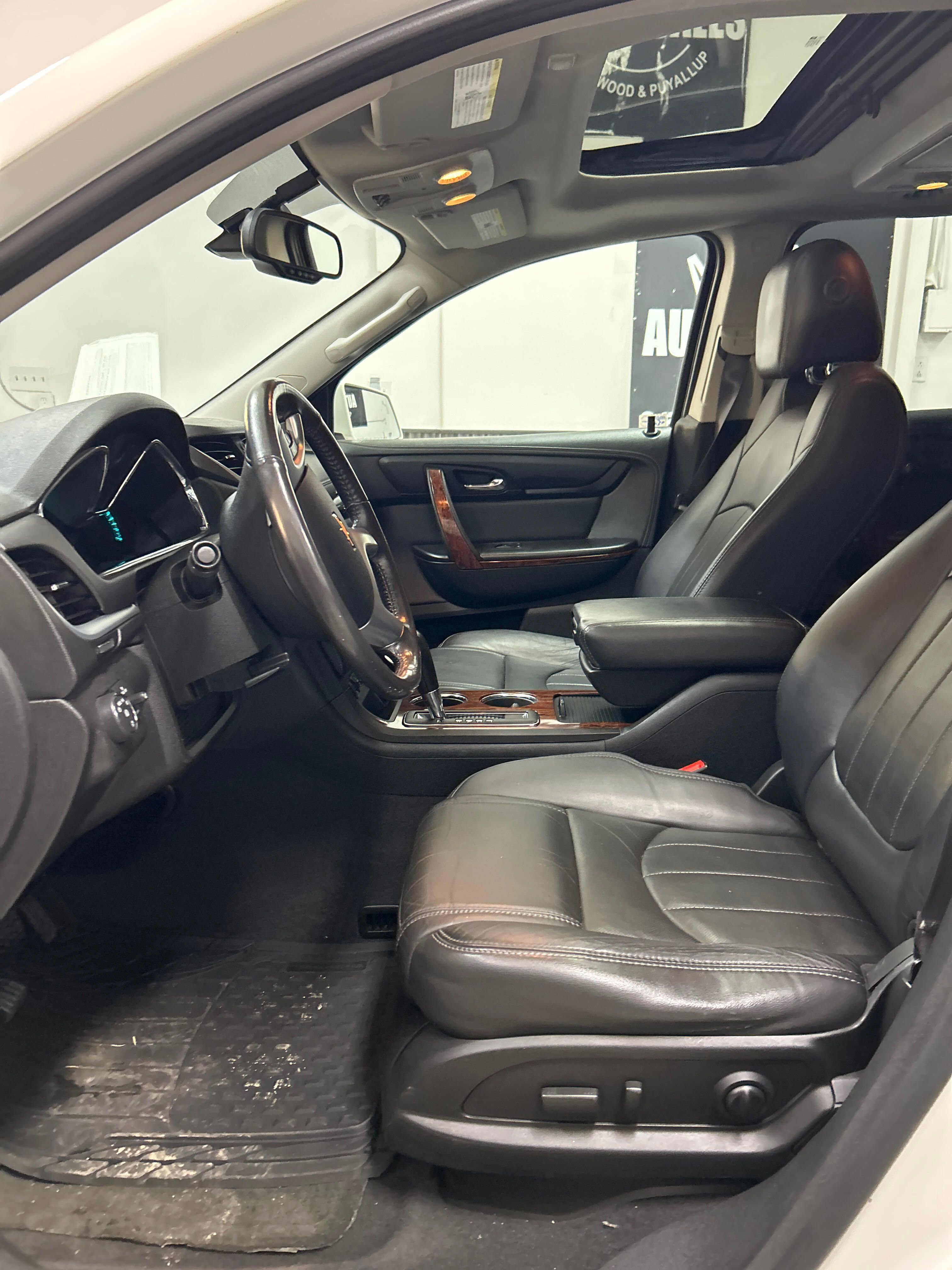 Used 2014 Chevrolet Traverse LTZ AWD/4WD image 8