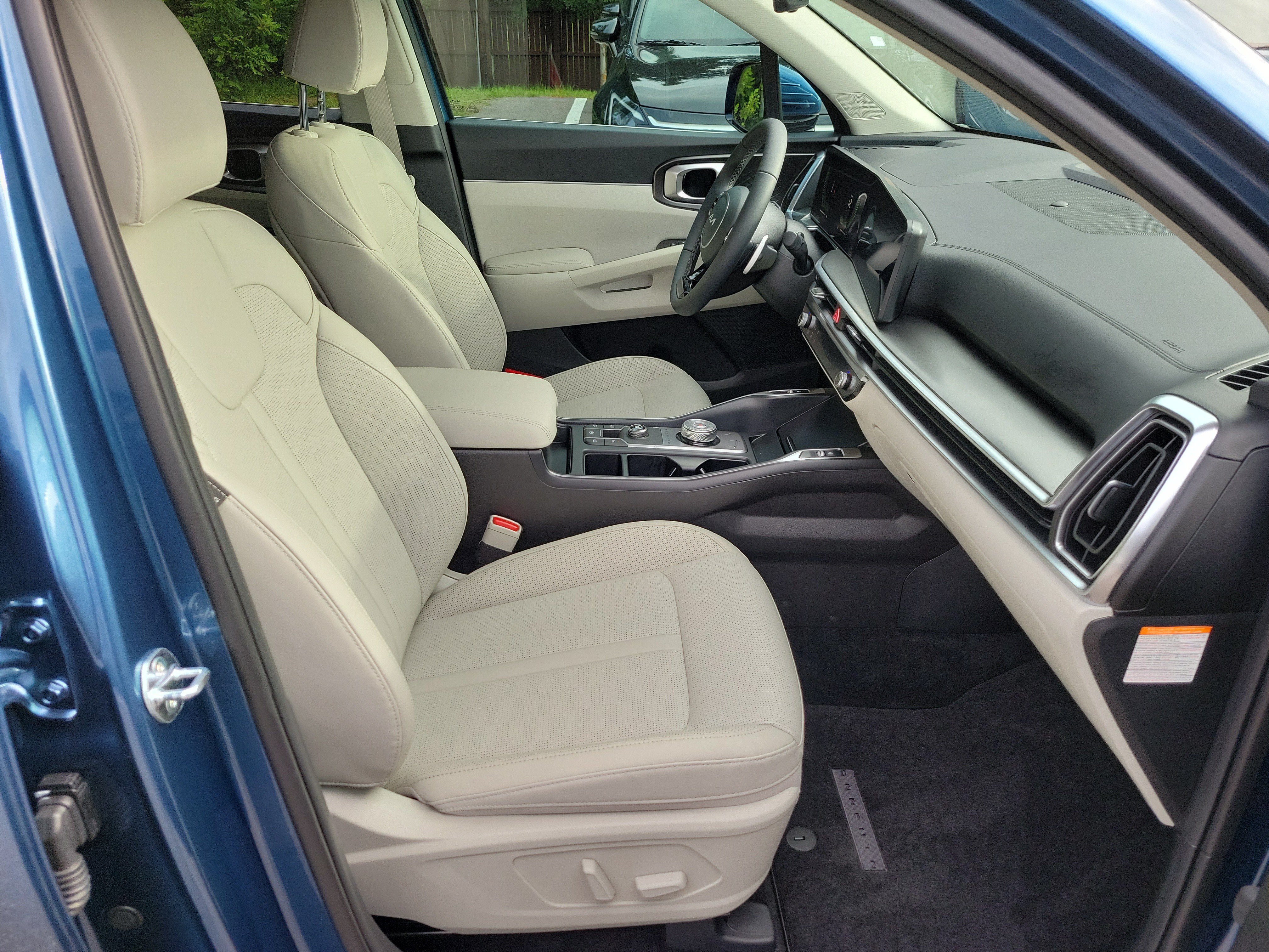 Certified 2025 Kia Sorento EX FWD image 7