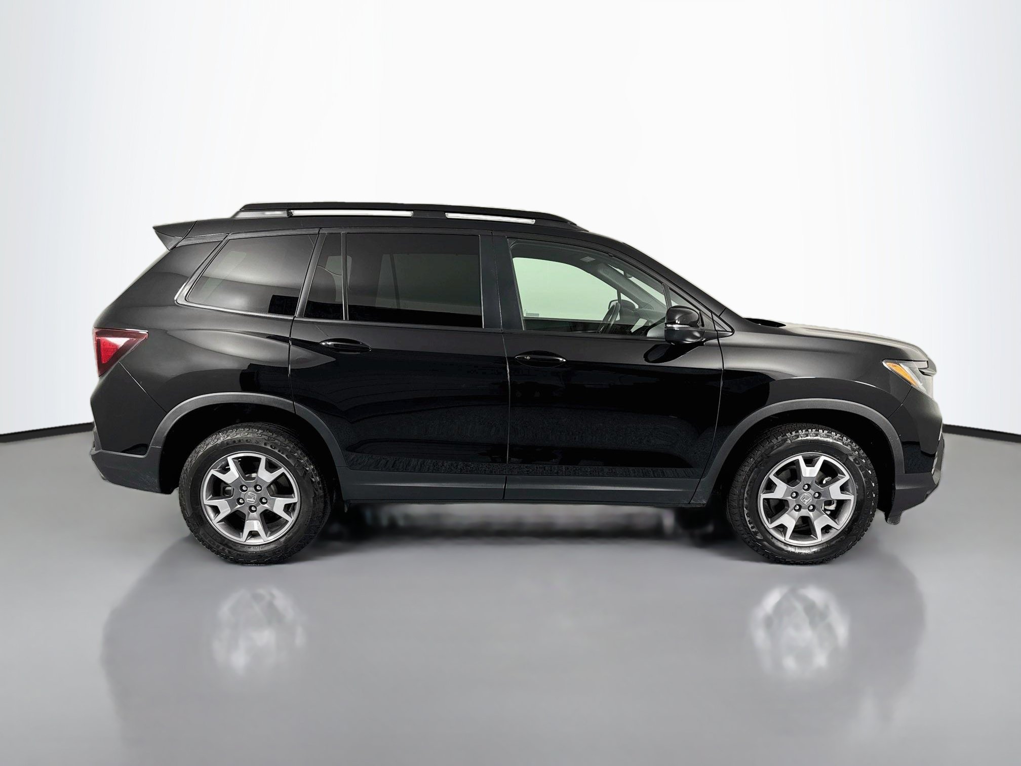 Certified 2022 Honda Passport TrailSport image 4