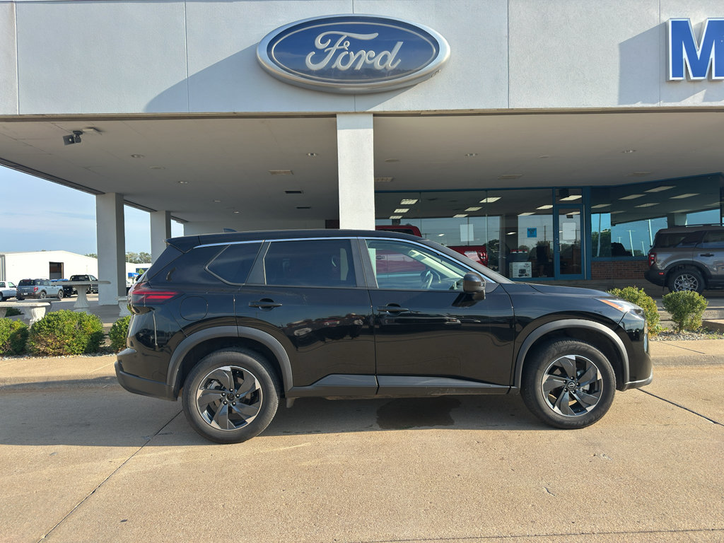 Used 2024 Nissan Rogue SV AWD/4WD image 12