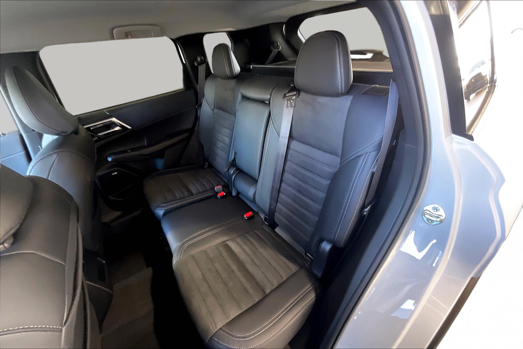 New 2026 Mitsubishi Outlander SE AWD/4WD image 10