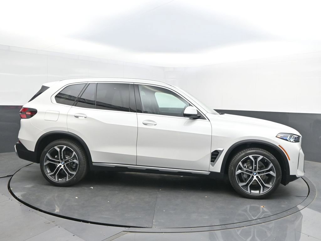 New 2026 BMW X5 xDrive40i w/ Parking Assistance Package AWD/4WD image 8