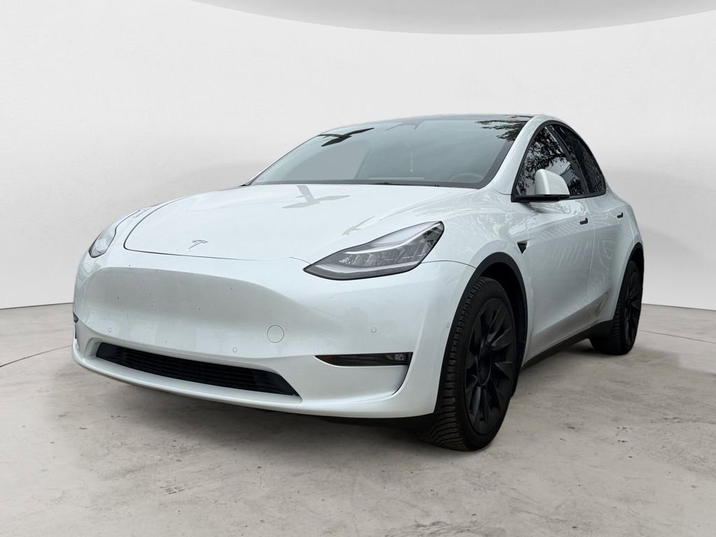 Used 2022 Tesla Model Y Long Range AWD/4WD image 1
