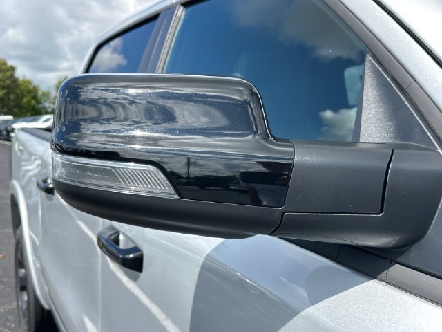 New 2027 RAM 1500 4x4 Crew Cab image 9
