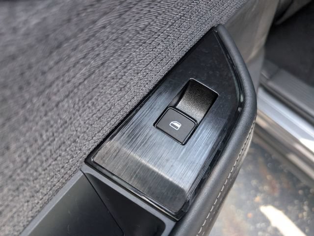 Certified 2023 Nissan Rogue SV AWD/4WD image 10