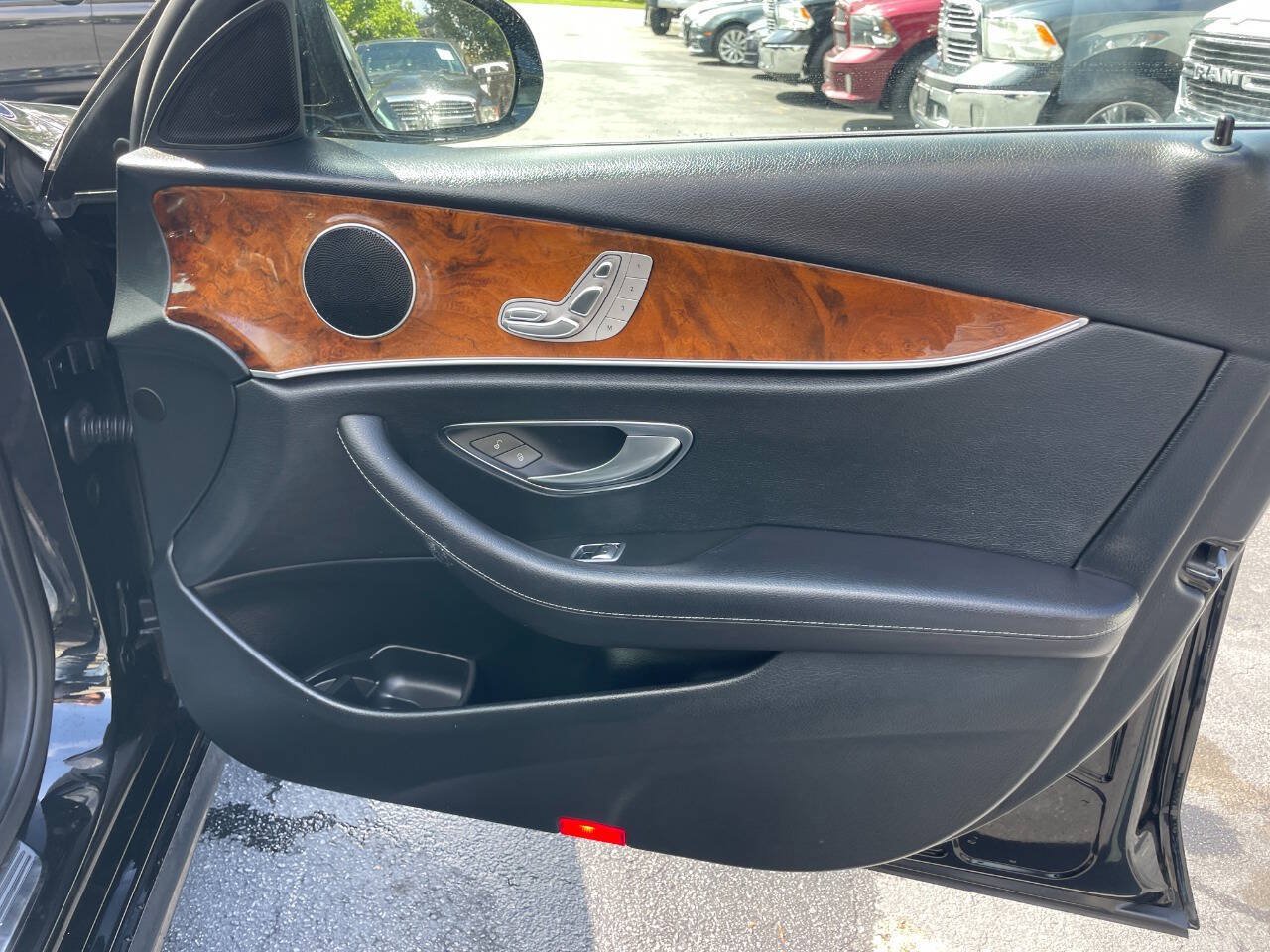 Used 2019 Mercedes-Benz E 300 image 24