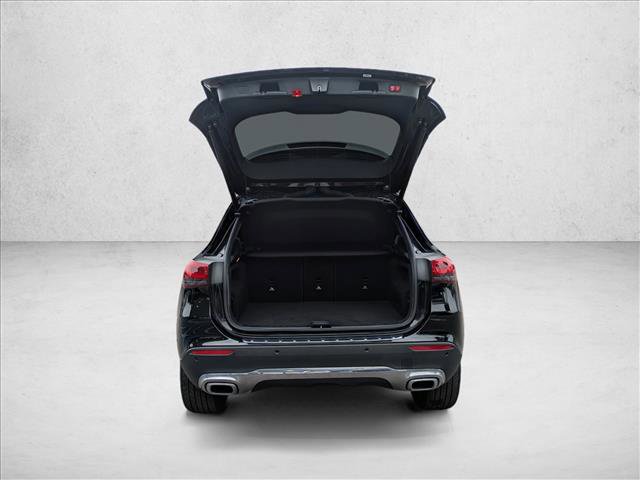 Used 2021 Mercedes-Benz GLA 250 4MATIC w/ Premium Package image 7