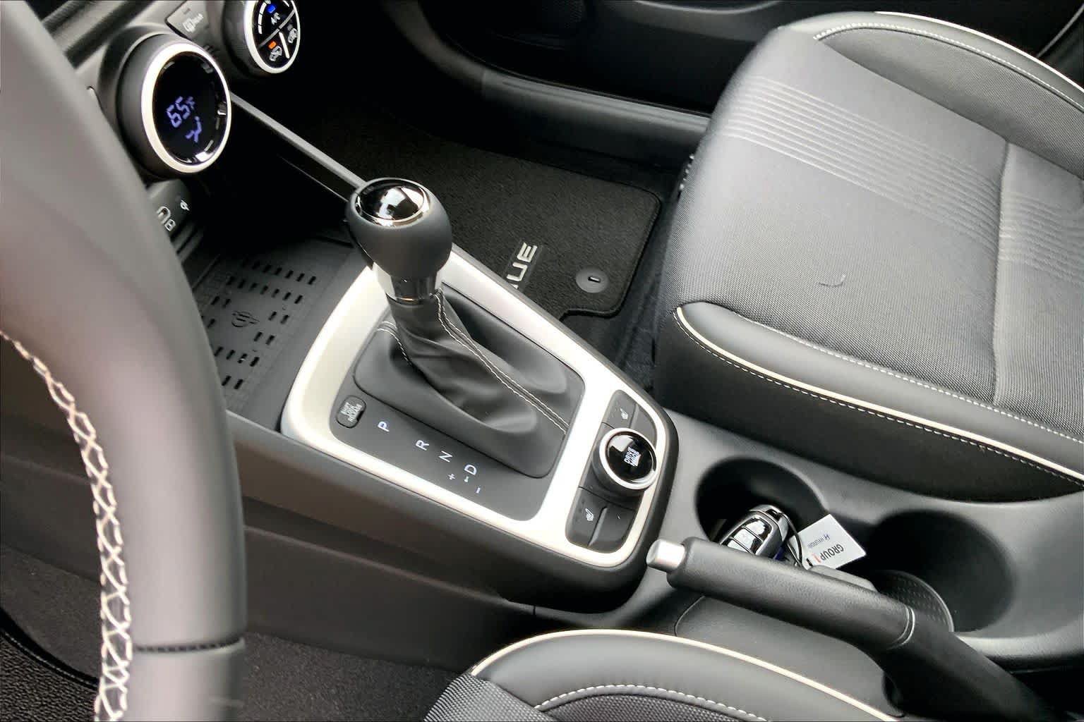 New 2026 Hyundai Venue SEL FWD image 8