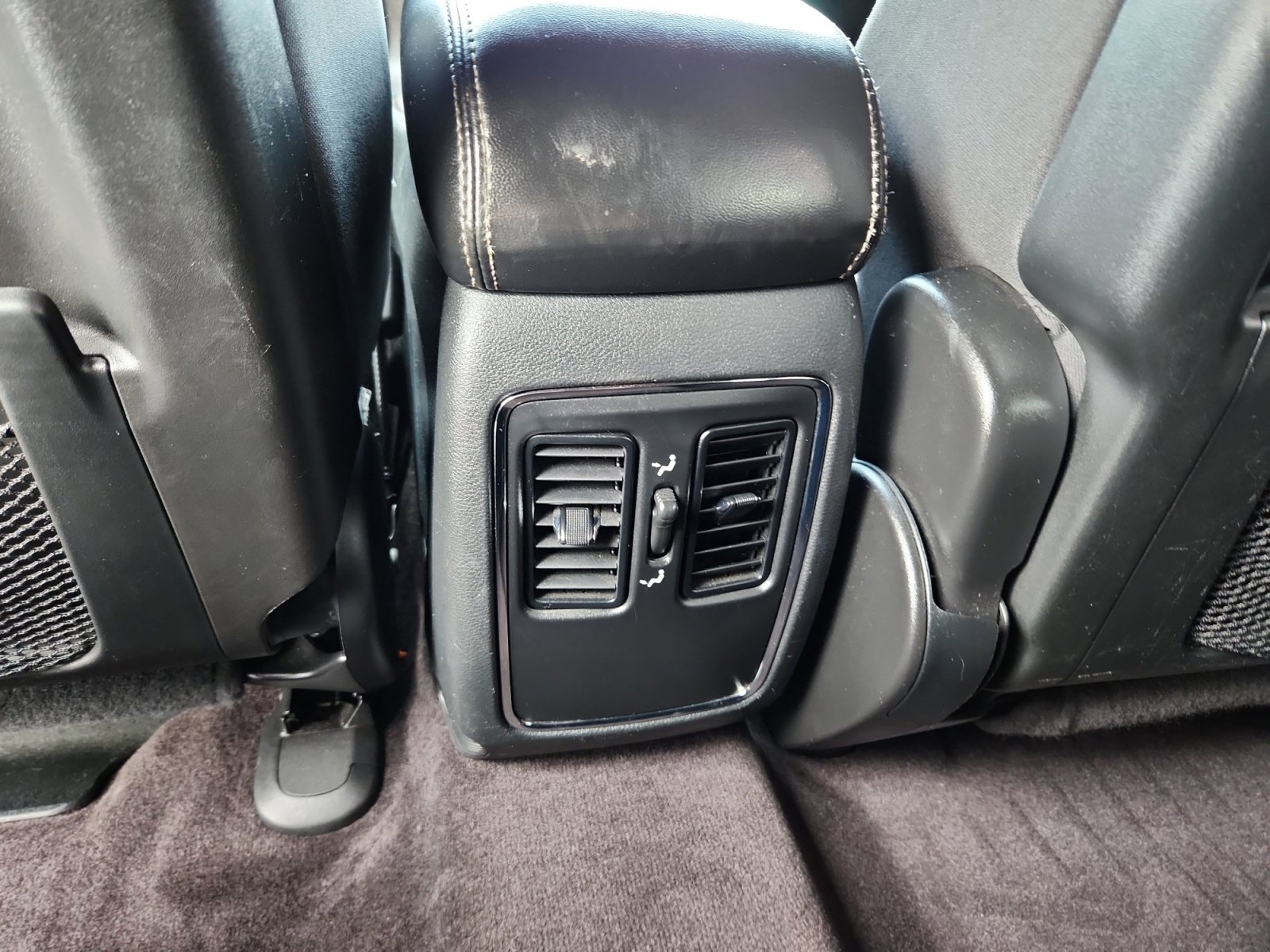 Used 2019 Jeep Grand Cherokee Laredo w/ 18" Wheel & 8.4" Radio Group image 32