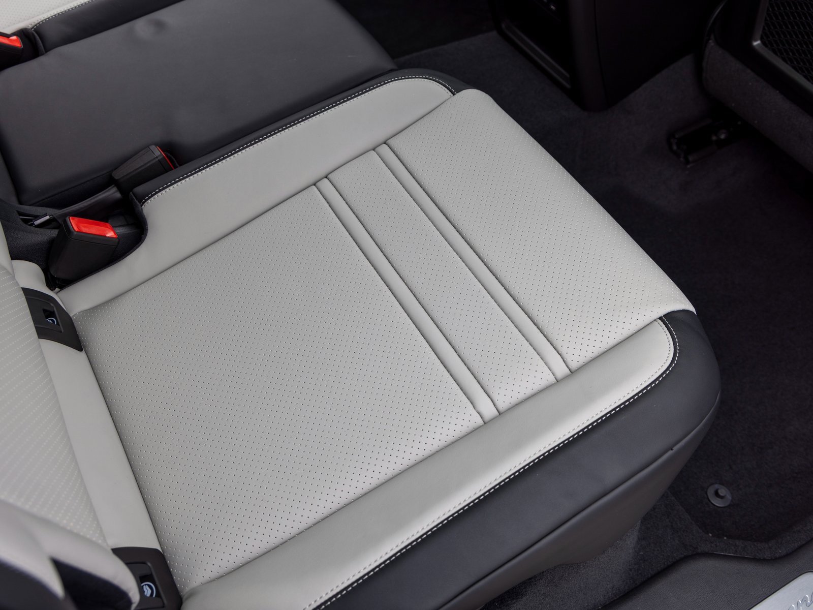 New 2026 Porsche Cayenne Coupe image 43