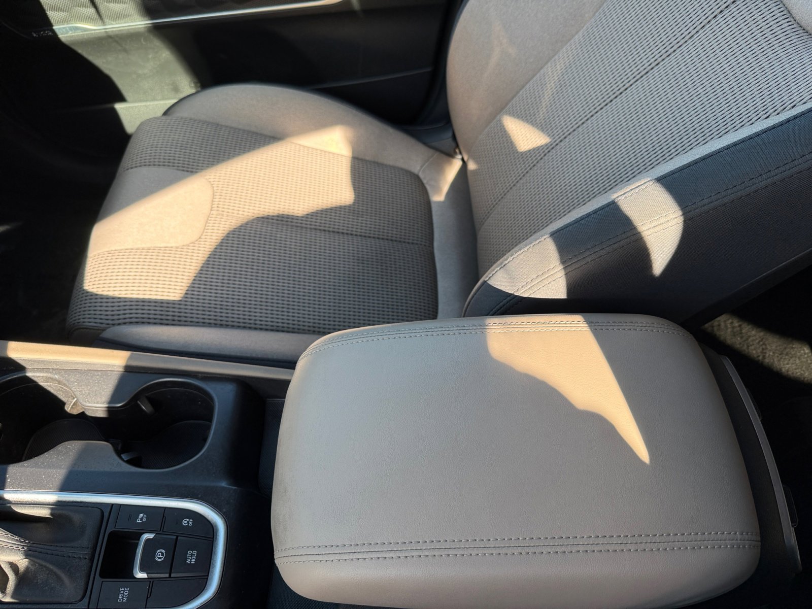 Used 2020 Hyundai Santa Fe SEL w/ Convenience Package image 14