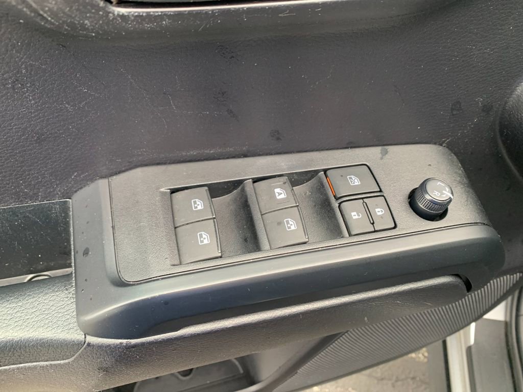 Used 2020 Toyota Tacoma SR image 13