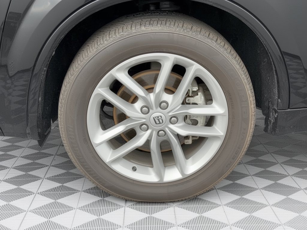 Used 2025 Dodge Durango GT AWD/4WD image 13