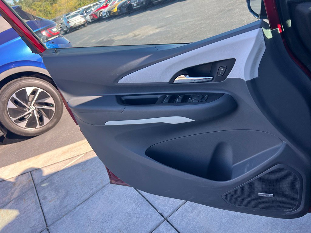 Used 2021 Chevrolet Bolt Premier w/ Infotainment Package FWD image 11