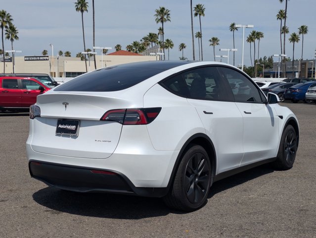 Used 2024 Tesla Model Y Long Range image 5