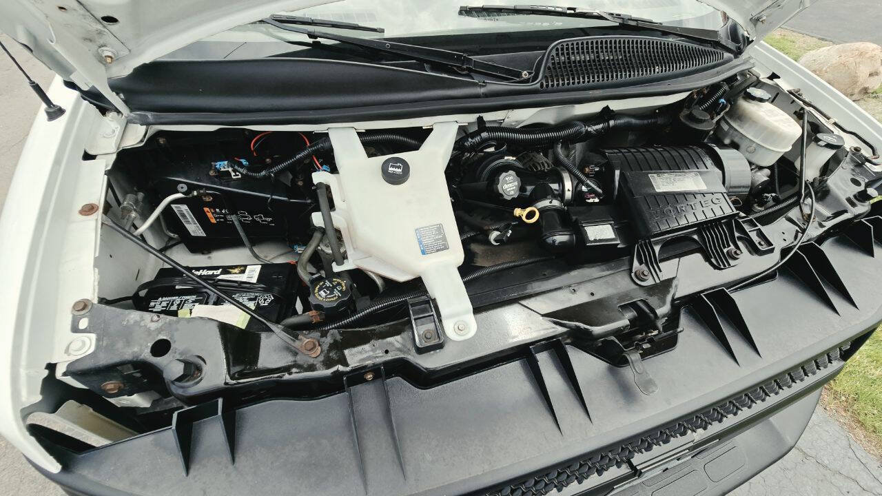 Used 2014 Chevrolet Express 2500 RWD image 24