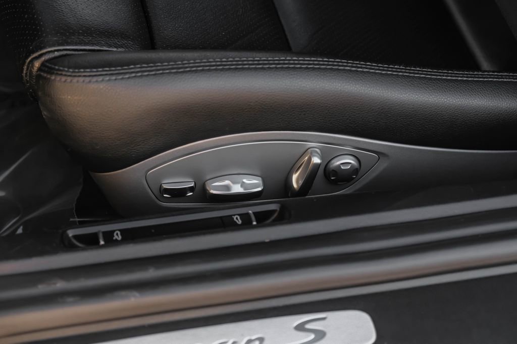 Used 2018 Porsche 718 Cayman S image 37