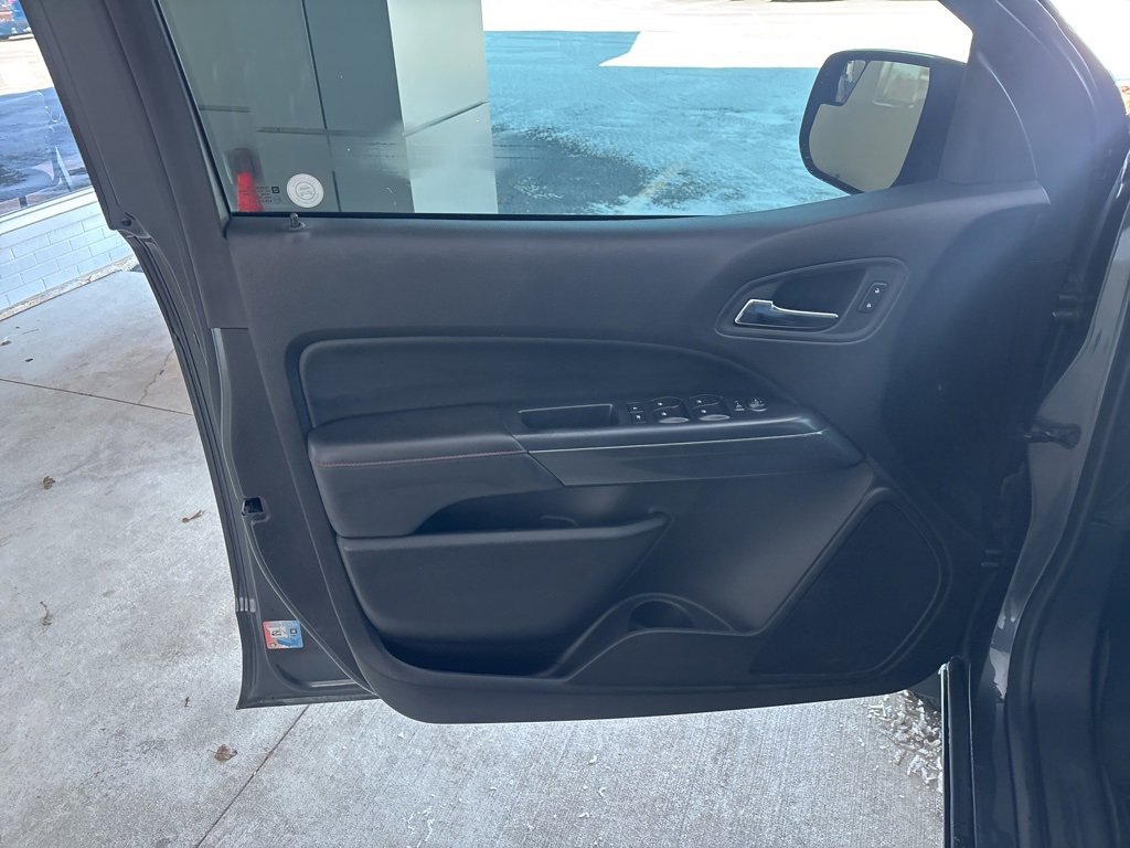 Used 2016 GMC Canyon SLE w/ All Terrain Package image 6