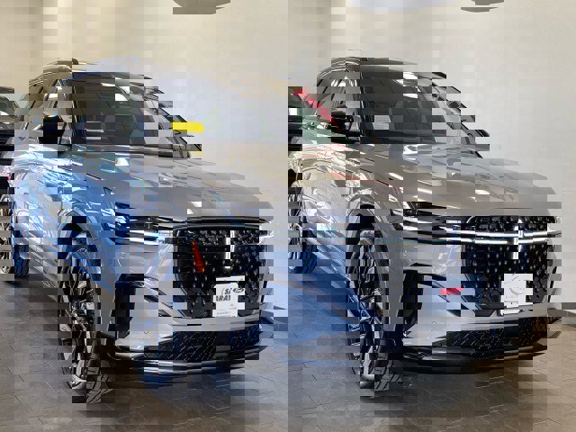 Used 2024 Lincoln Nautilus Reserve w/ Jet Appearance Package (87T) image 2