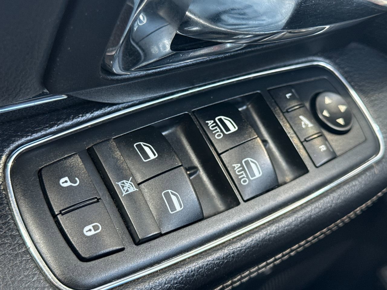 Used 2016 RAM 1500 Laramie w/ Convenience Group image 30