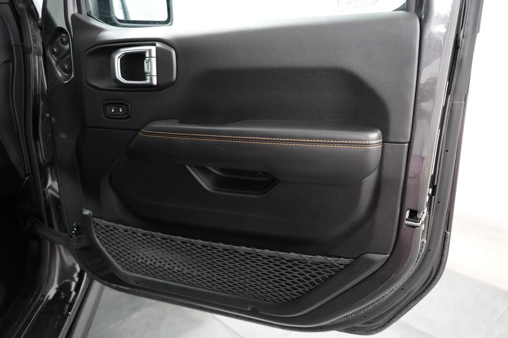 Used 2025 Jeep Wrangler Unlimited Sahara AWD/4WD image 26