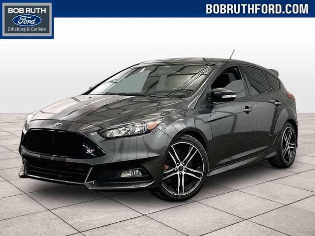 Certified 2017 Ford Focus ST FWD image 1