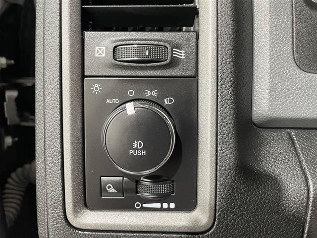 Used 2019 RAM 1500 Express w/ Express Value Package AWD/4WD image 13