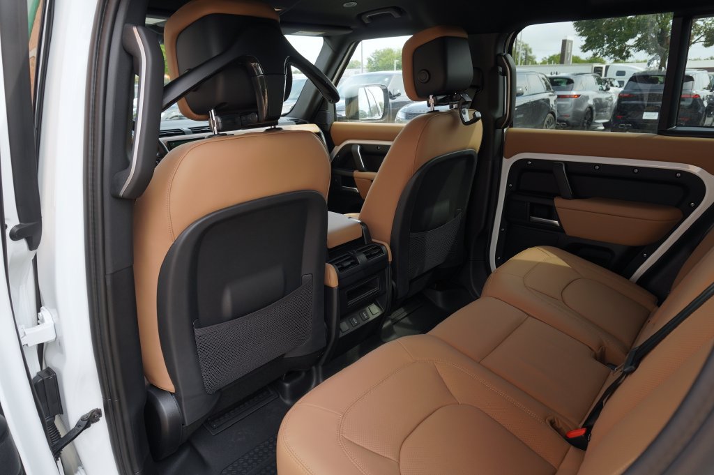 New 2026 Land Rover Defender 110 X-Dynamic SE AWD/4WD image 27