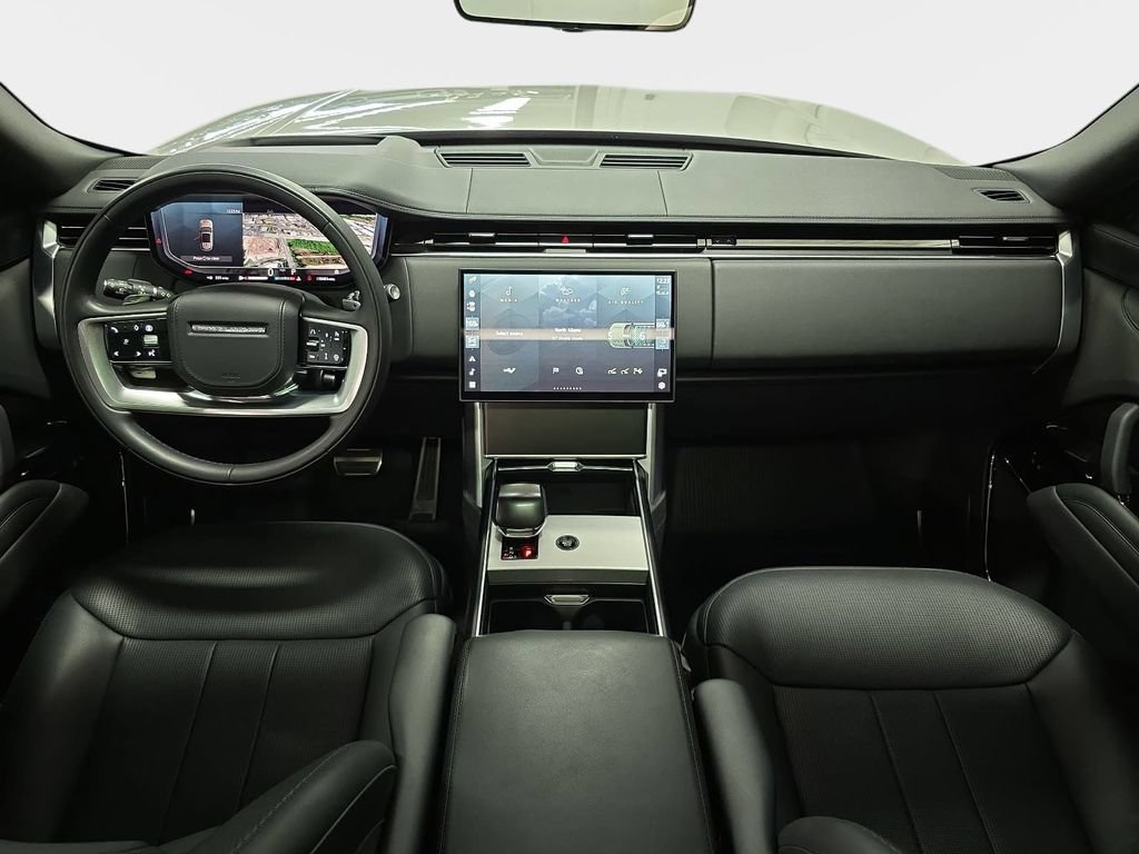 Used 2025 Land Rover Range Rover SV AWD/4WD image 12