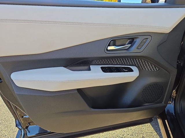 Used 2024 Nissan Ariya FWD image 12