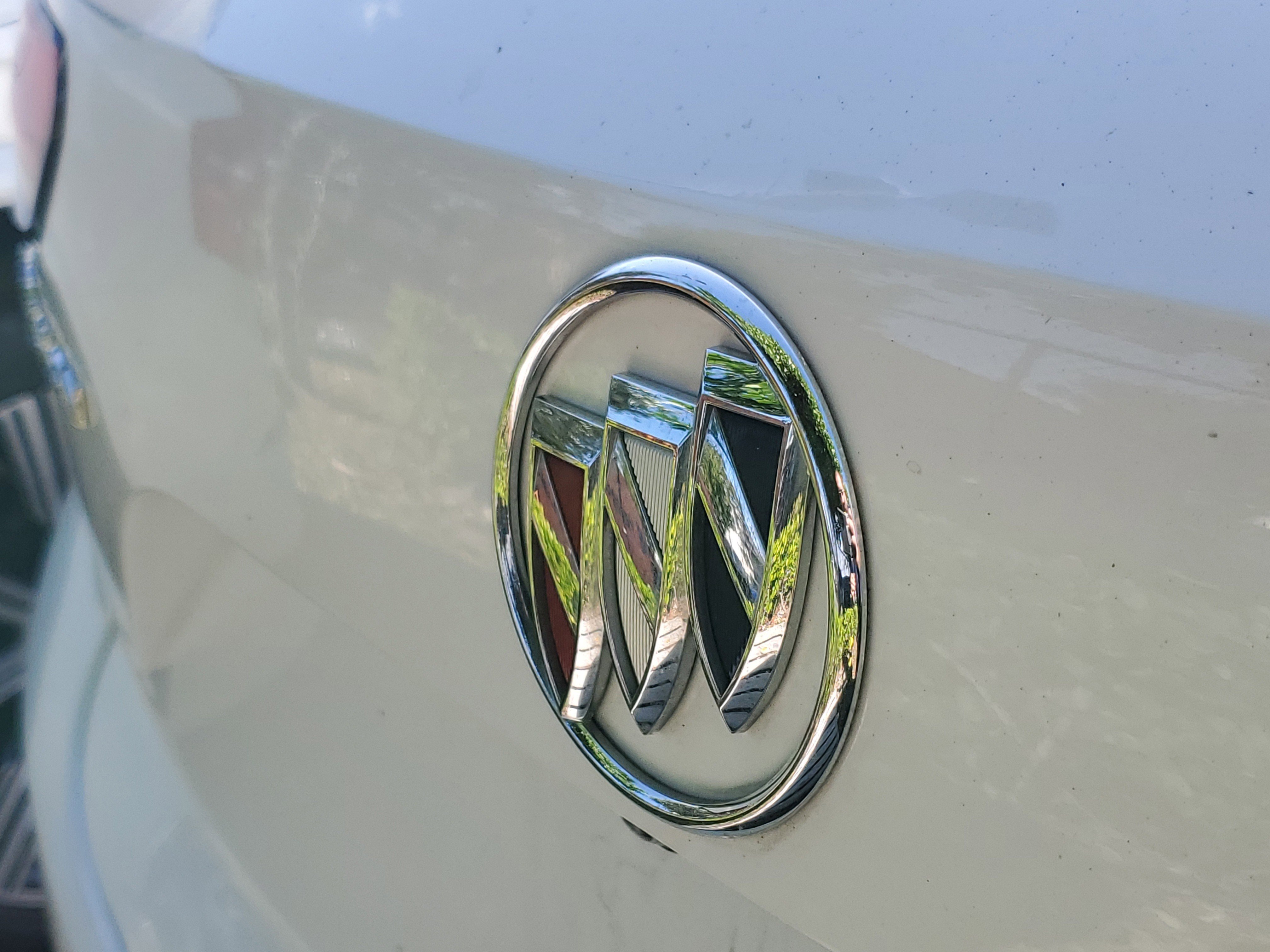 Used 2022 Buick Envision Essence w/ Safety Package image 8