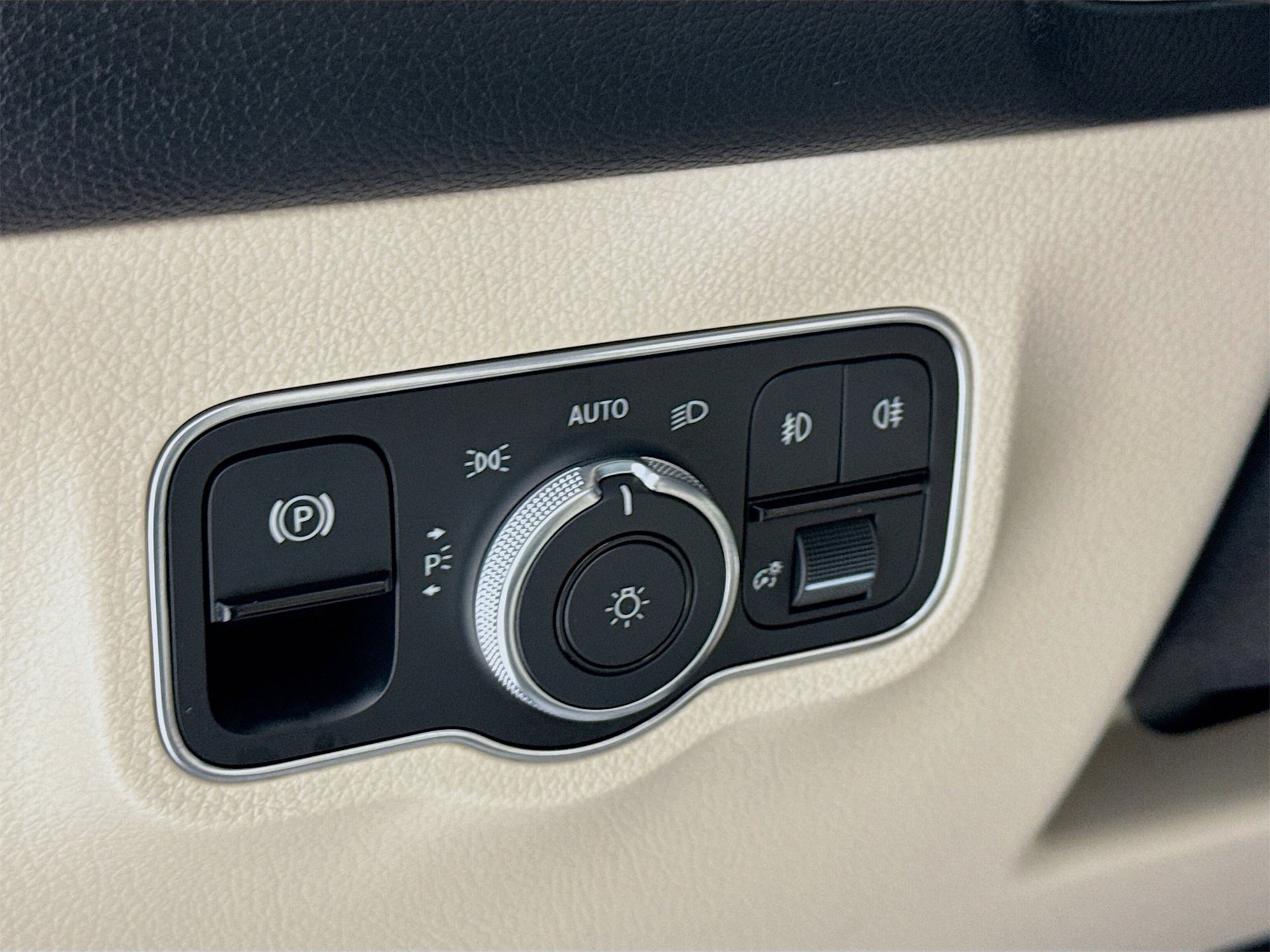 Certified 2022 Mercedes-Benz GLB 250 image 11