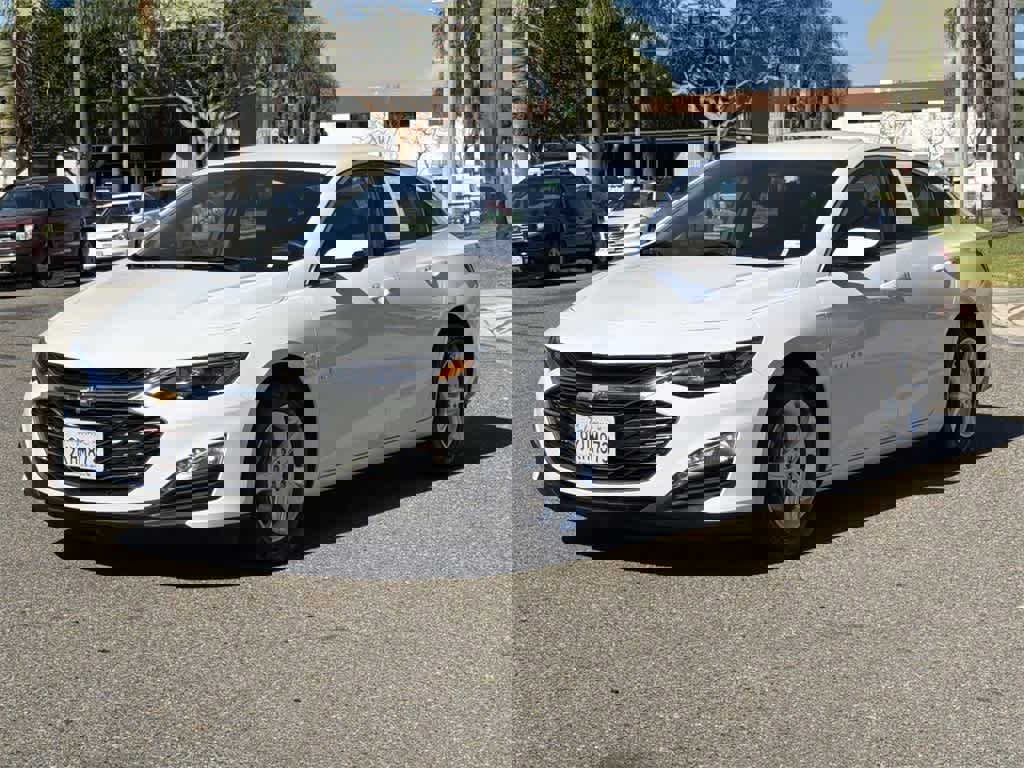 Used 2024 Chevrolet Malibu LT image 1