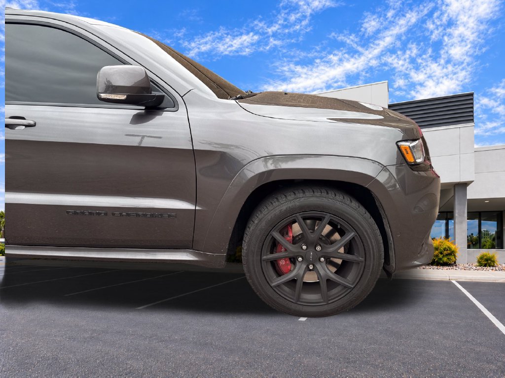 Used 2020 Jeep Grand Cherokee SRT w/ Trailer Tow Group IV AWD/4WD image 32