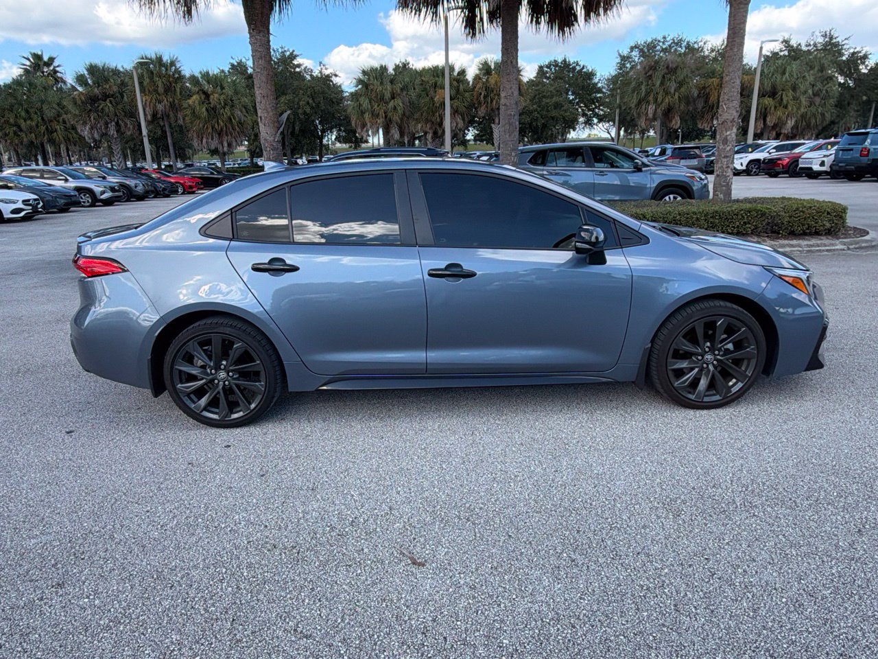 Used 2025 Toyota Corolla SE FWD image 4