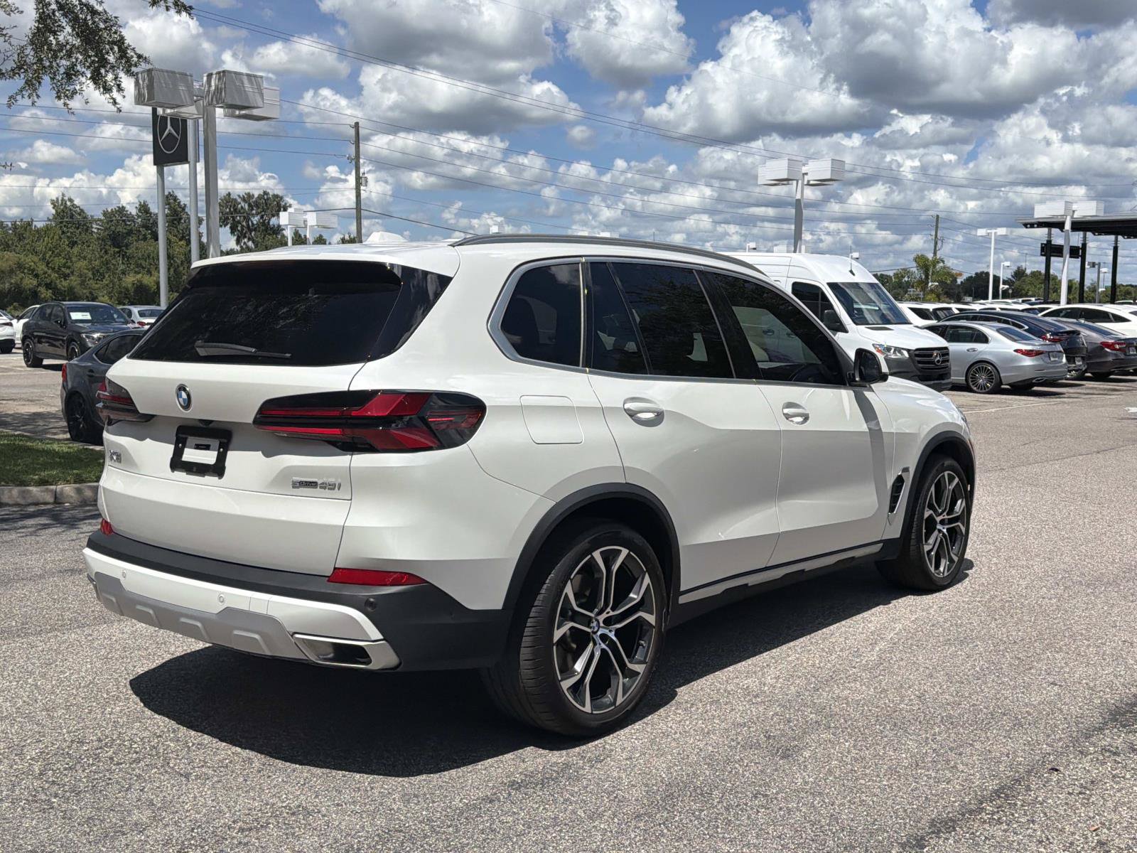 Used 2025 BMW X5 sDrive40i w/ Climate Comfort Package RWD image 3